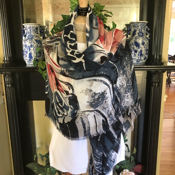 Abstract shawl/scarf - Picture 1 of 4